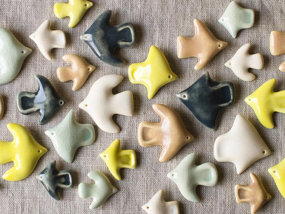 暮らしを明るくするモチーフが魅力の「BIRDS' WORDS」の陶磁器雑貨
