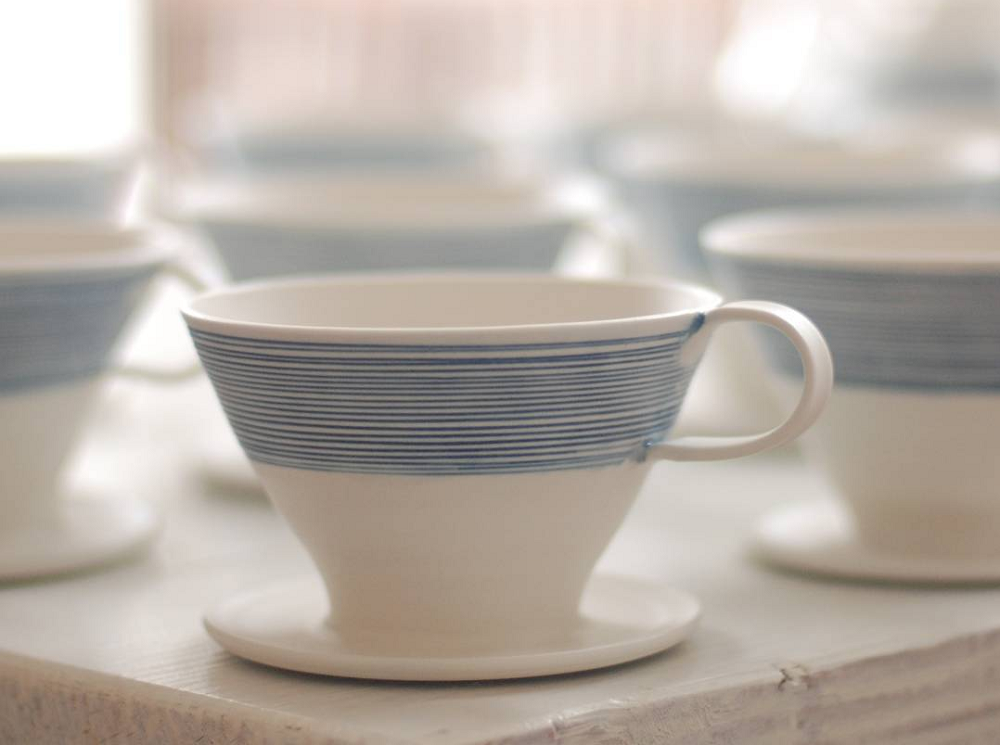 照井壮さん　耳つき　カップ　3個セット シンプルな中に見えるさまざまな表情。食卓にやさしげな雰囲気を持た