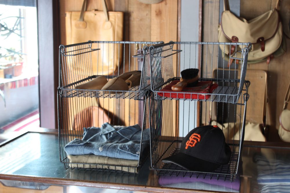 見せる収納術。お部屋がすっきり美しくなる「BRID」のワイヤーラック