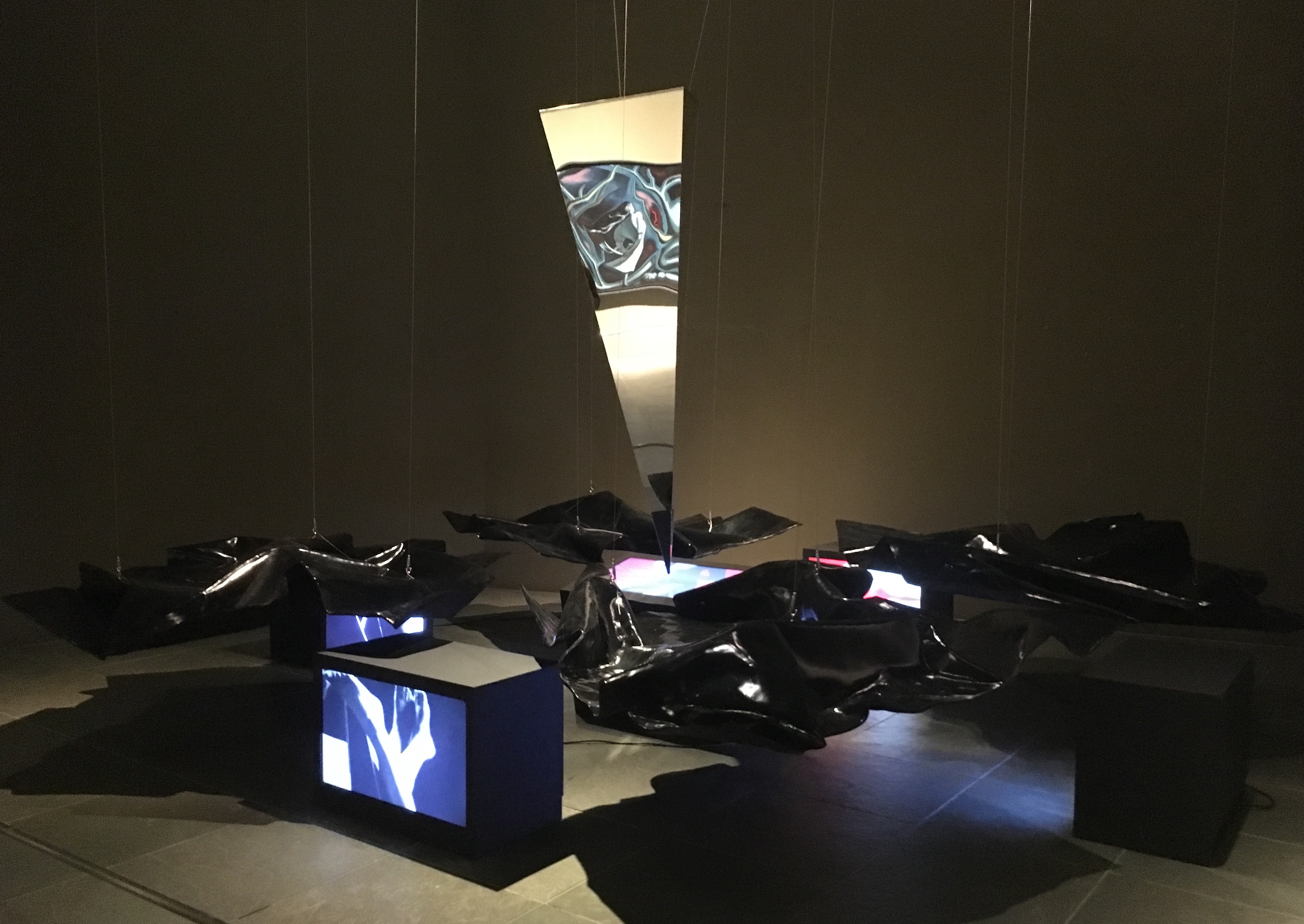 岡本太郎　輝く手　オブジェ　現代アート 岡本太郎 輝く手 オブジェ 現代アート 岡本太郎 輝く手 オブジェ 現代