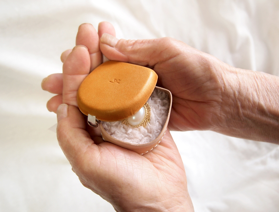 まるで玉手箱。贈りものや宝物をいつまでも輝かせる「tamatepako」の