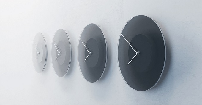 きんいろモザイク クラウドファンディング 壁掛け時計 これまでにない壁掛け時計。空の明るさとリンクして色が変化する「DUSK