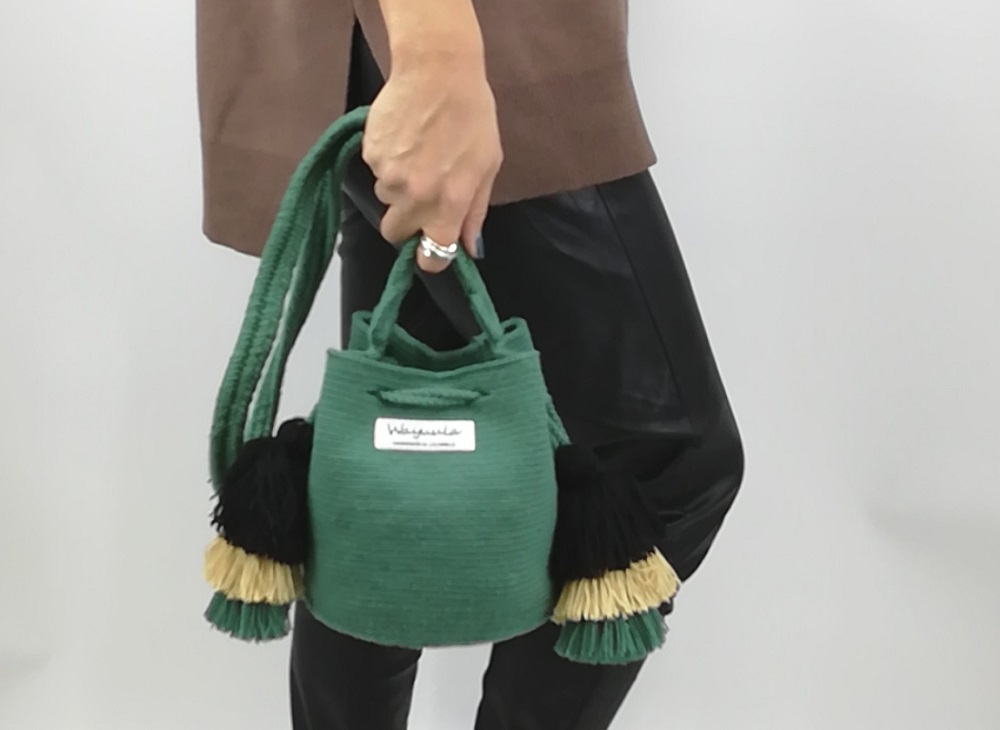 【タグ付き】Wayuula　ショルダーバッグ　タッセル　ワユーラ タグ付き】Wayuula ショルダーバッグ タッセル ワユーラ - メルカリ