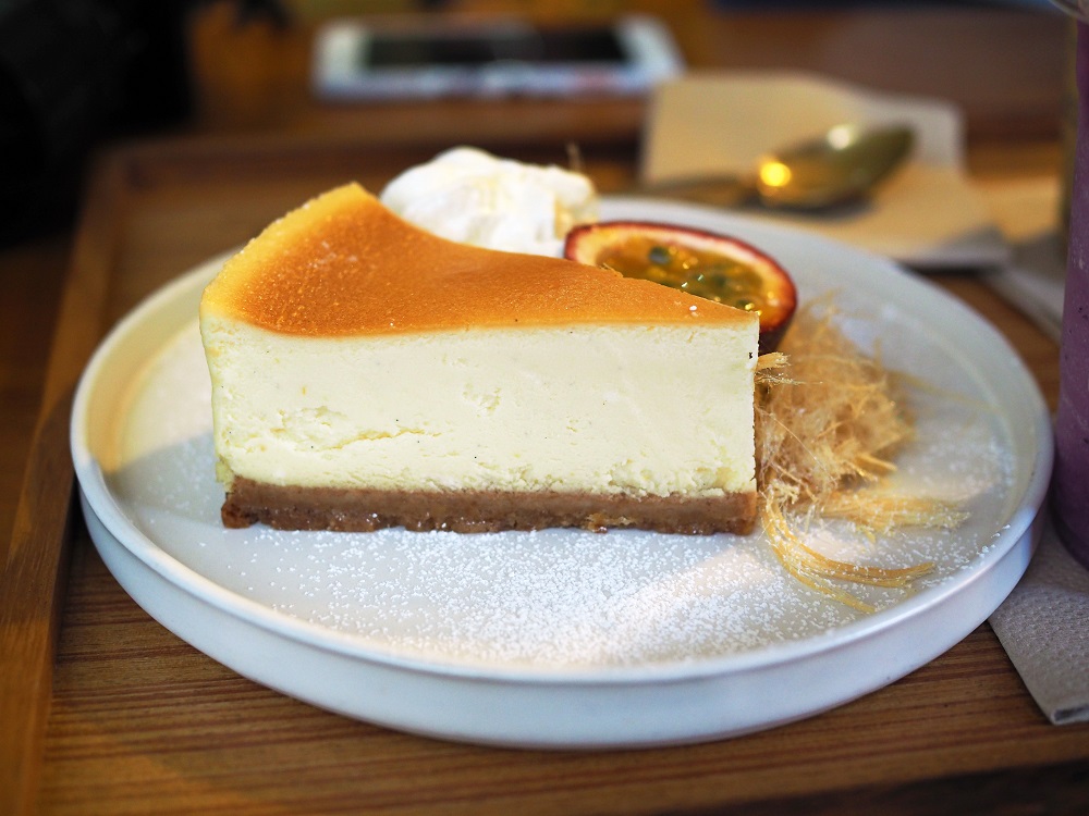 チーズケーキの本 : なめらか。クリーミー。 Amazon.co.jp: チーズケーキの本 : なめらか。クリーミー