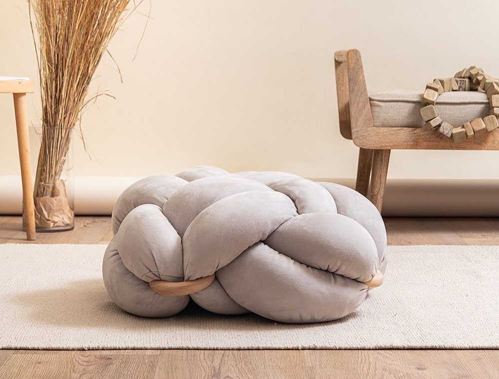 イスラエルから届いたリッチなクッションやスツール。「knot Studio