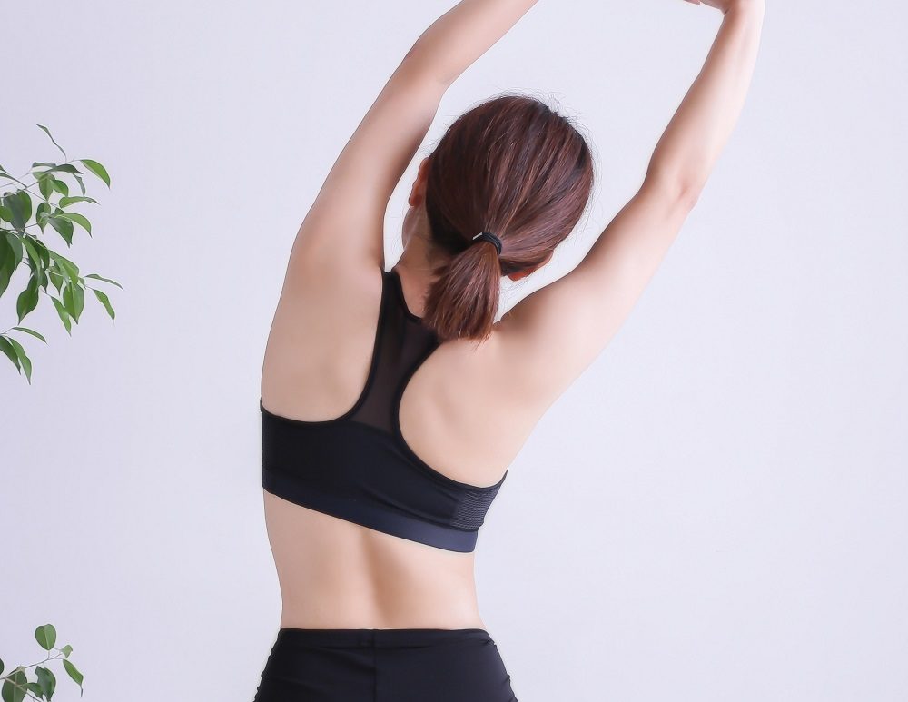 肩こりやダイエットに効果的。理学療法士に聞く「セルフ肩甲骨はがし