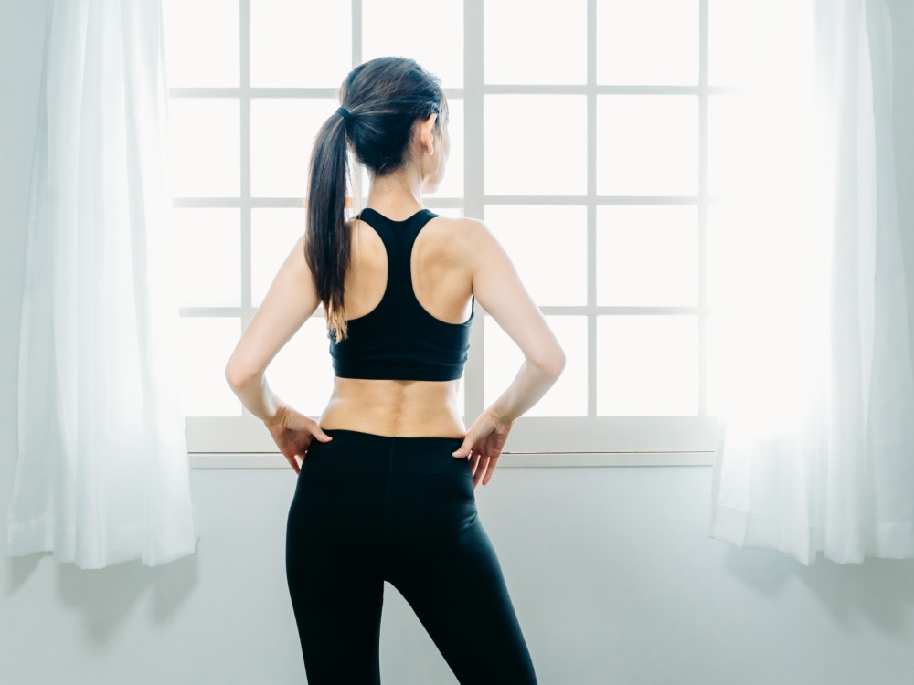 良い姿勢で理想のボディラインに！ヨガインストラクターに聞く正しい