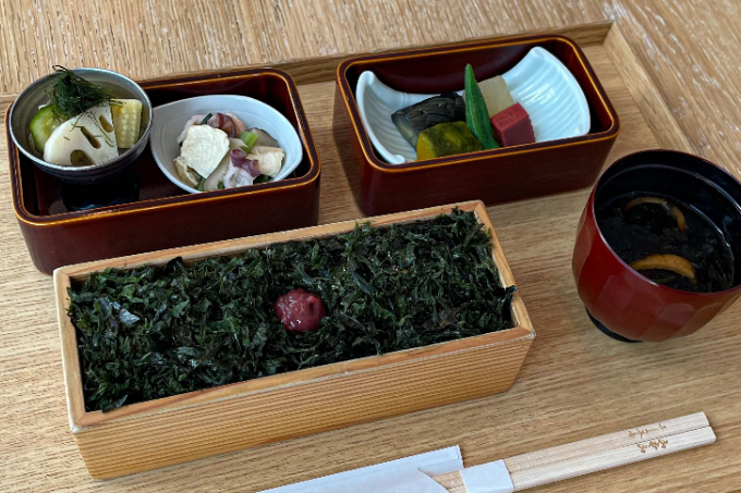 日本橋で、大人の贅沢じかん。老舗のお茶＆海苔を堪能できる「山本山 ふじヱ茶房」