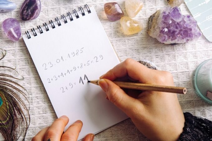 身軽になって幸運を呼び込む。＜リセットの2025年下半期＞誕生日でわかる、あなたが手放すべきもの【数秘術占い】
