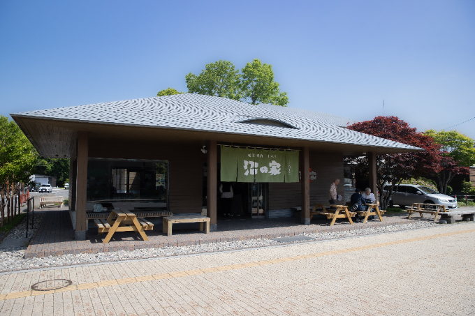 美しい湖と自然発酵のパンにナチュラルワインも。五感が満たされる函館近郊ドライブコース