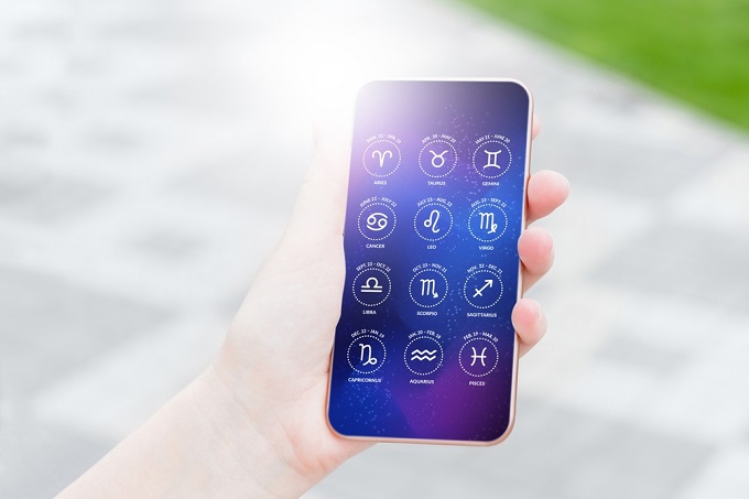 手元から幸運を引き寄せ。【スマホ風水】ぐんぐん運気が上がるスマートフォンづくり＜上げたい運気・12星座別＞