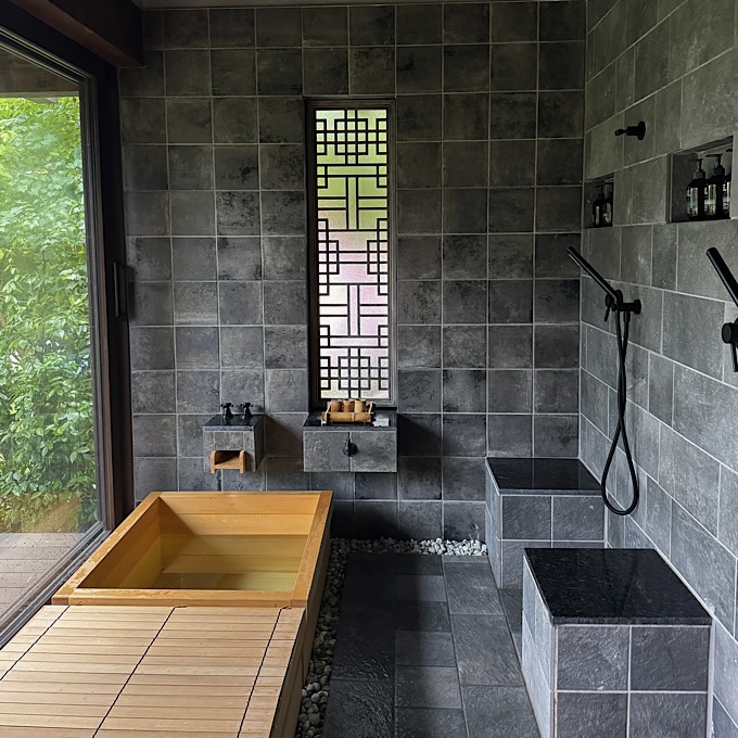 絶景、サウナ、薬膳料理…。時間を忘れて“今”に没頭できる。一日一組限定宿・長野「イチイチ」で過ごす一泊二日