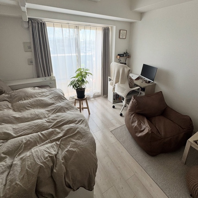 コンパクトな部屋も、くつろげるナチュラルインテリアに。【6畳〜8畳1K】広く使うレイアウト実例集