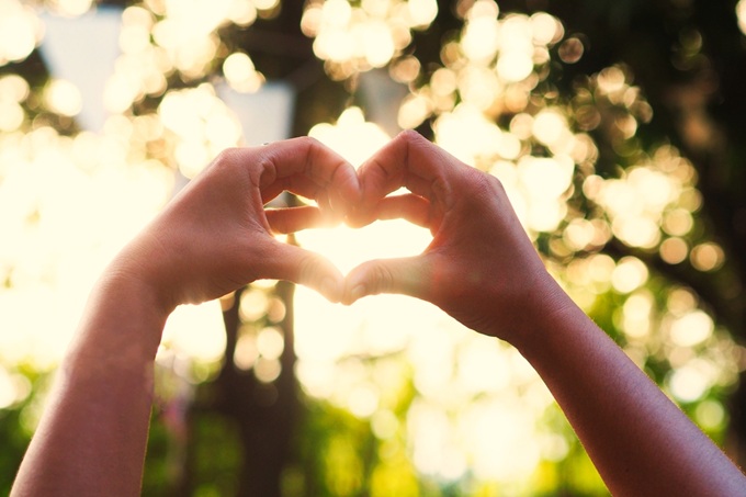 新生活時期、好調なスタートを切るには?直観のモチーフ×タロットで占う2026年4~6月の運勢&開運のヒント