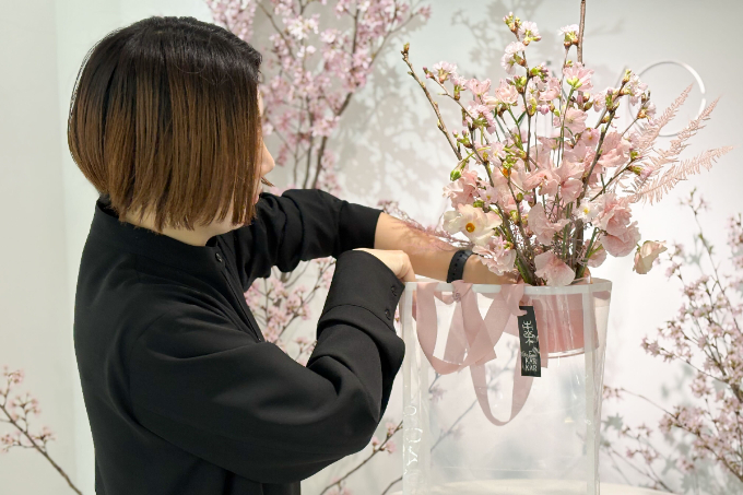 春の花々を束ねて。「MiMC」が贈るフラワーレッスン体験記