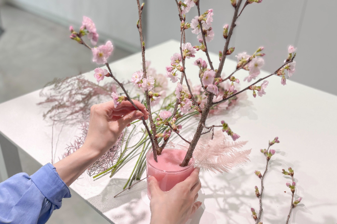 春の花々を束ねて。「MiMC」が贈るフラワーレッスン体験記