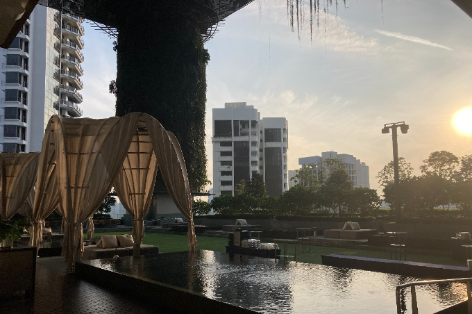 未来都市シンガポールで、自然に還るような時間を