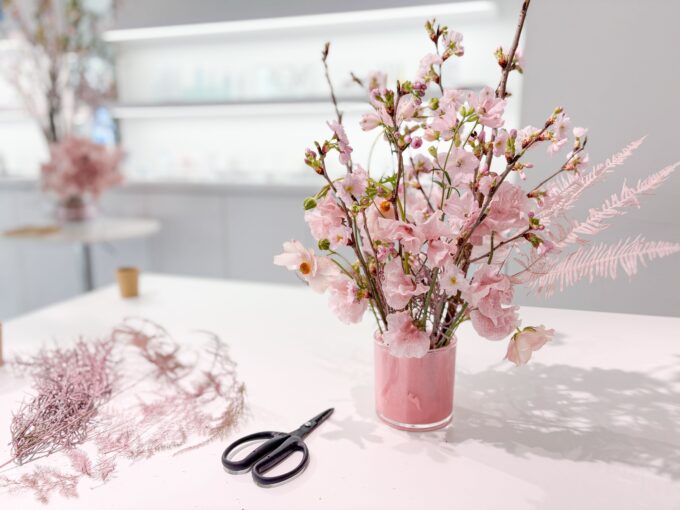 春の花々を束ねて。「MiMC」が贈るフラワーレッスン体験記