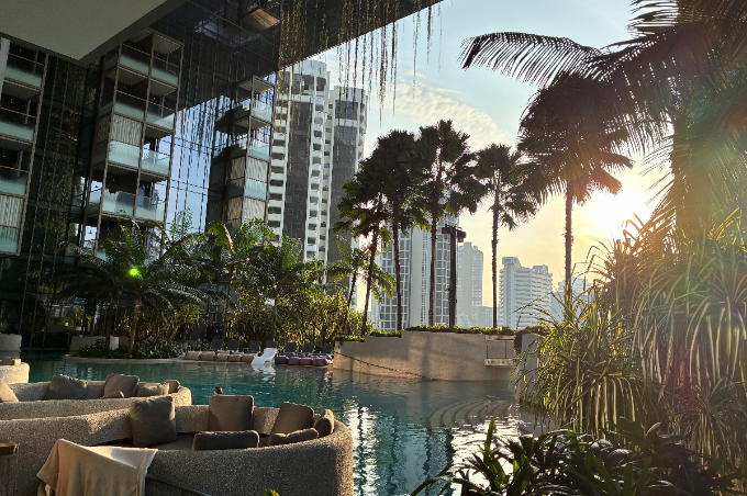 未来都市シンガポールで、自然に還るような時間を