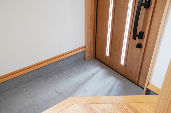 この春から運を招き入れる部屋づくり。新年度に向けて取り入れたい風水の知恵<玄関・トイレ編>