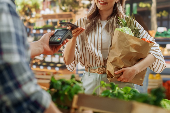 「貯めなきゃ」と思うほどお金は逃げていく？人気占い師が教える、金運が上がる３つの方法