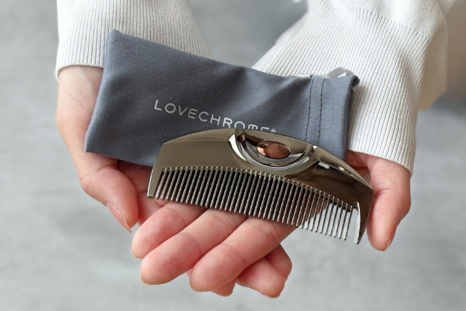ギフトにも選びたい名品。梳かすだけで艶が出る「ラブクロム」の実力派コーム