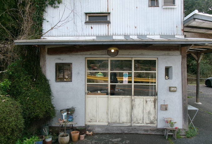 エメラルドブルーの絶景に癒される。人気の山口県「角島大橋」「別府弁天池」を巡るおすすめモデルコース