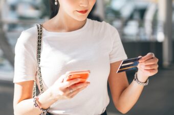 その行動、金運を下げているかも。あなたとお金との関係を大きく左右する3つの習慣